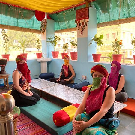 Blue Eye Hostel Jaisalmer Buitenkant foto